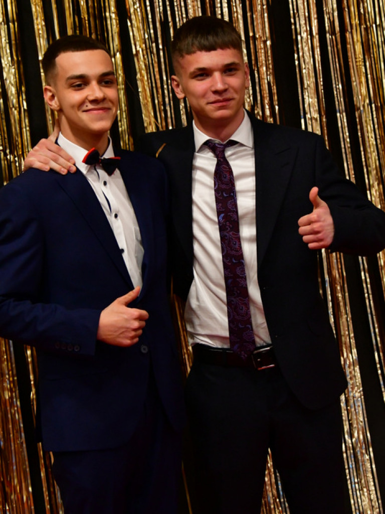 Bal maturalny uczniów biłgorajskiego ONZ-tu (FOTO, VIDEO)