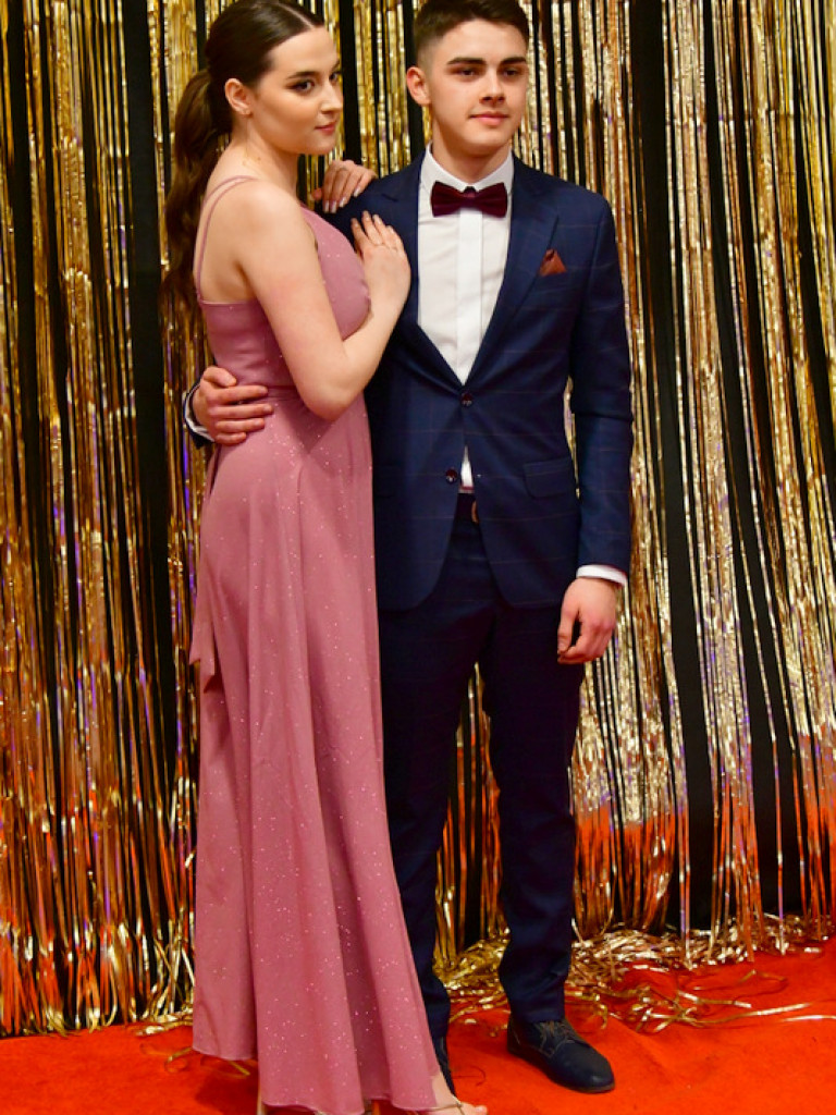 Bal maturalny uczniów biłgorajskiego ONZ-tu (FOTO, VIDEO)