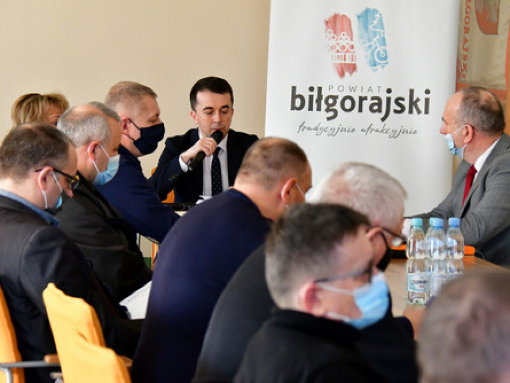 Sztab kryzysowy w Starostwie Powiatowym. Tematem wojna na Ukrainie