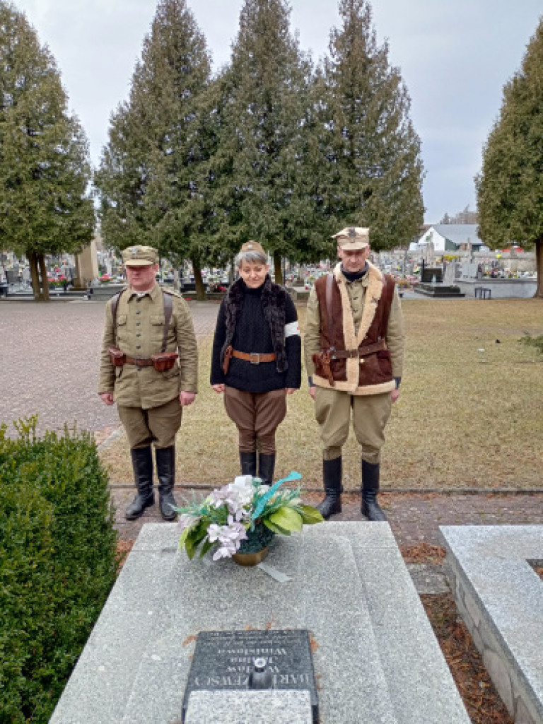Pamiętają o rodzinie Bartoszewskiego