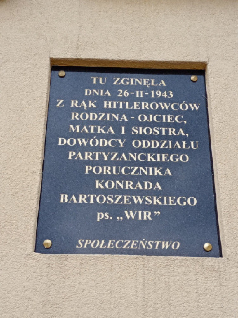 Pamiętają o rodzinie Bartoszewskiego