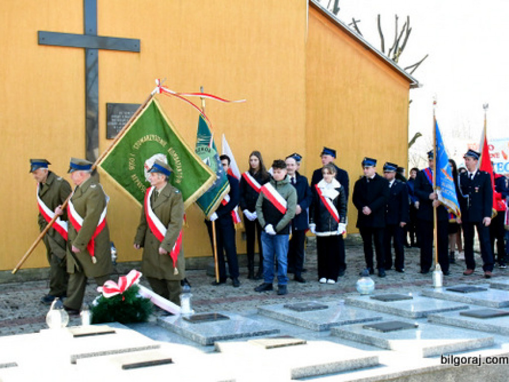 79. rocznica pacyfikacji Różańca. Mieszkańcy uczcili pamięć ofiar (FOTO)