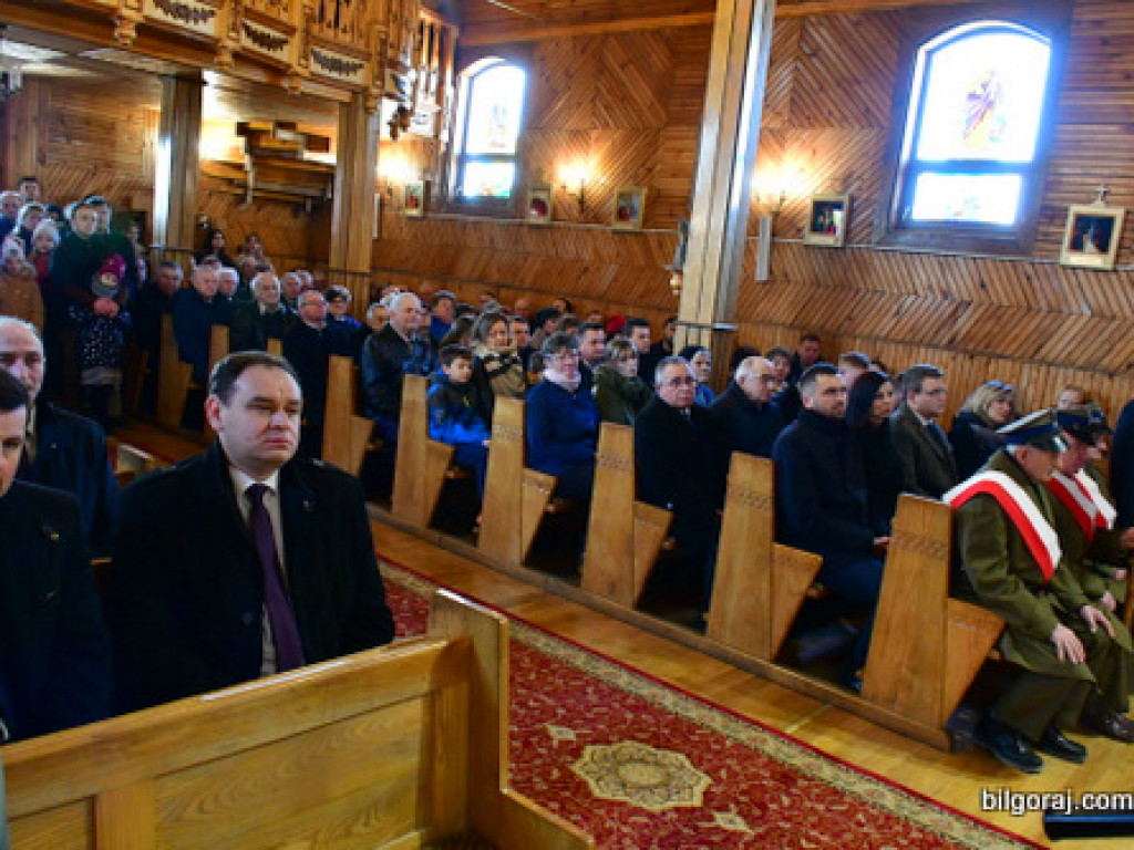 79. rocznica pacyfikacji Różańca. Mieszkańcy uczcili pamięć ofiar (FOTO)