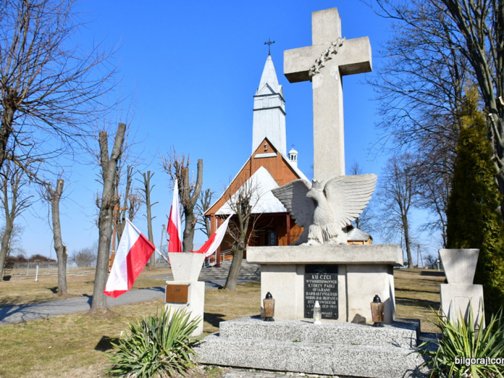 79. rocznica pacyfikacji Różańca. Mieszkańcy uczcili pamięć ofiar (FOTO)