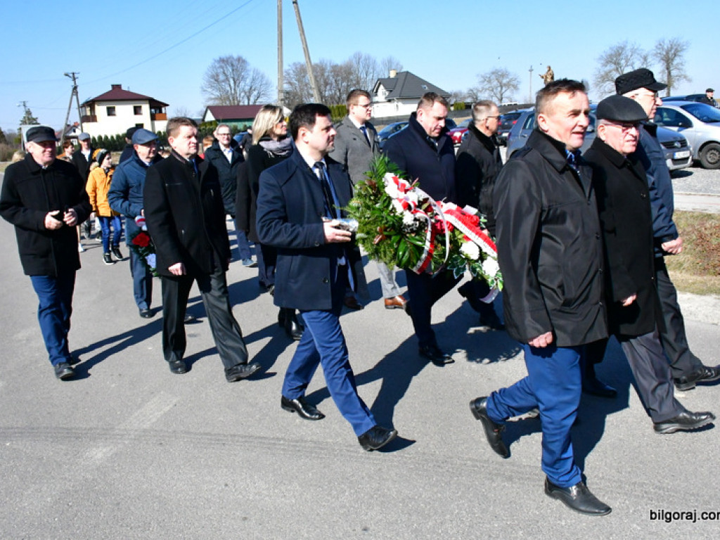 79. rocznica pacyfikacji Różańca. Mieszkańcy uczcili pamięć ofiar (FOTO)