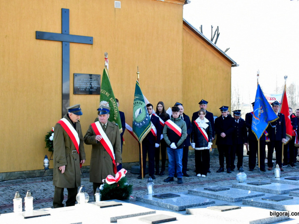 79. rocznica pacyfikacji Różańca. Mieszkańcy uczcili pamięć ofiar (FOTO)