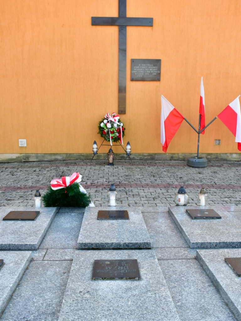 79. rocznica pacyfikacji Różańca. Mieszkańcy uczcili pamięć ofiar (FOTO)