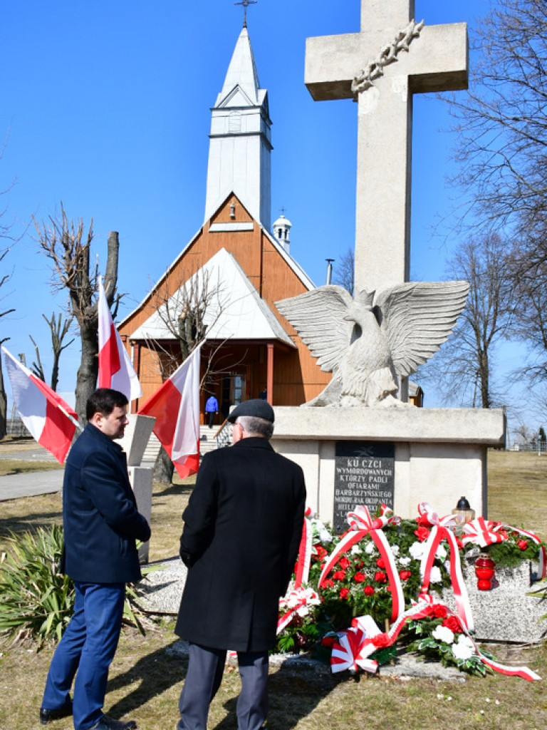 79. rocznica pacyfikacji Różańca. Mieszkańcy uczcili pamięć ofiar (FOTO)