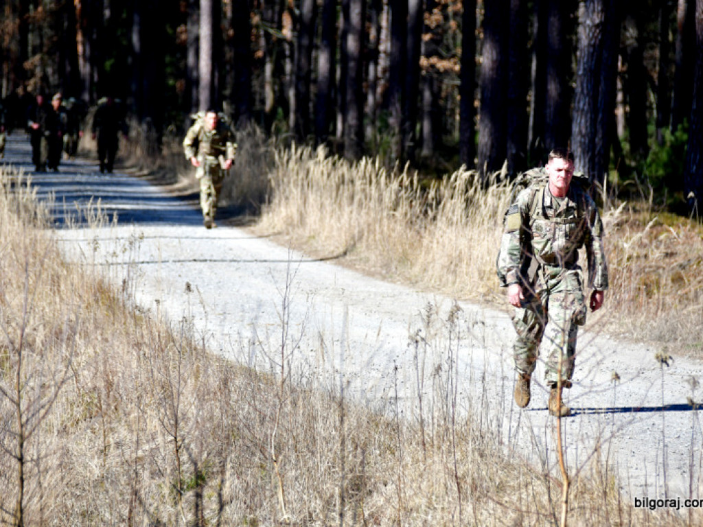 Kilkuset żołnierzy wojsk polskich i amerykańskich przemierza szlak Puszczy Solskiej (FOTO, VIDEO)
