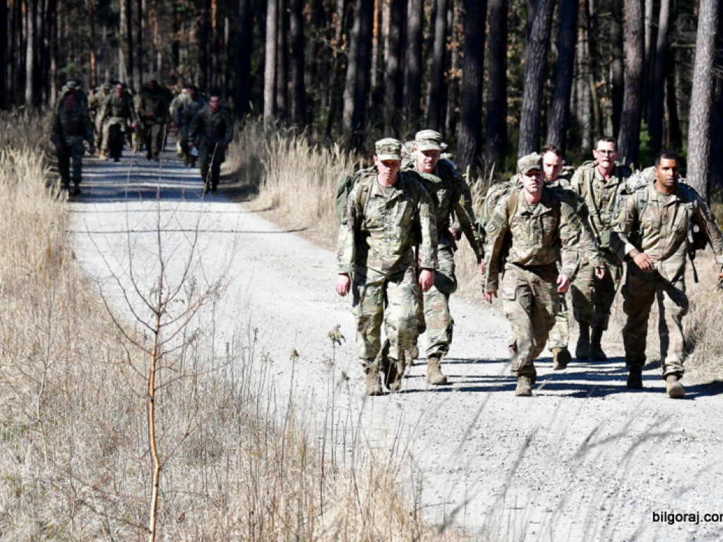 Kilkuset żołnierzy wojsk polskich i amerykańskich przemierza szlak Puszczy Solskiej (FOTO, VIDEO)