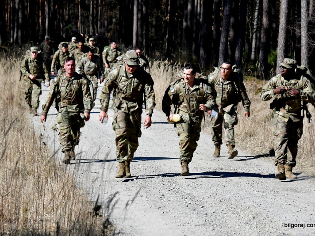 Kilkuset żołnierzy wojsk polskich i amerykańskich przemierza szlak Puszczy Solskiej (FOTO, VIDEO)