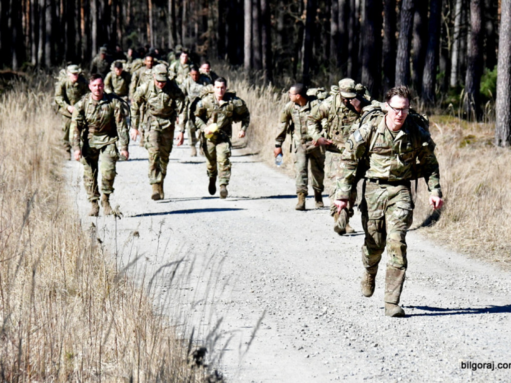 Kilkuset żołnierzy wojsk polskich i amerykańskich przemierza szlak Puszczy Solskiej (FOTO, VIDEO)