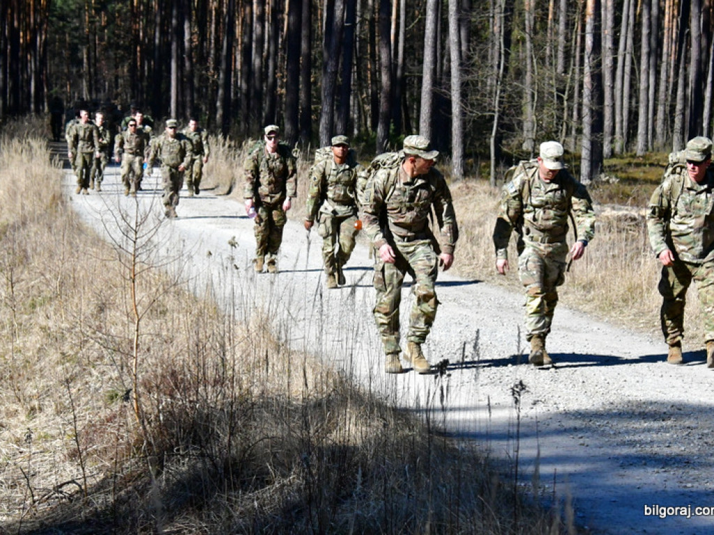 Kilkuset żołnierzy wojsk polskich i amerykańskich przemierza szlak Puszczy Solskiej (FOTO, VIDEO)