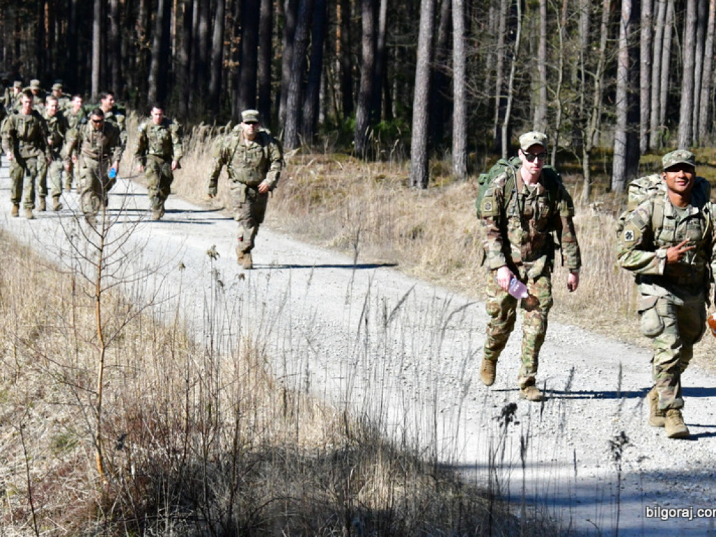 Kilkuset żołnierzy wojsk polskich i amerykańskich przemierza szlak Puszczy Solskiej (FOTO, VIDEO)