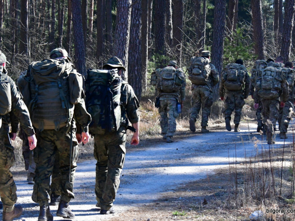 Kilkuset żołnierzy wojsk polskich i amerykańskich przemierza szlak Puszczy Solskiej (FOTO, VIDEO)