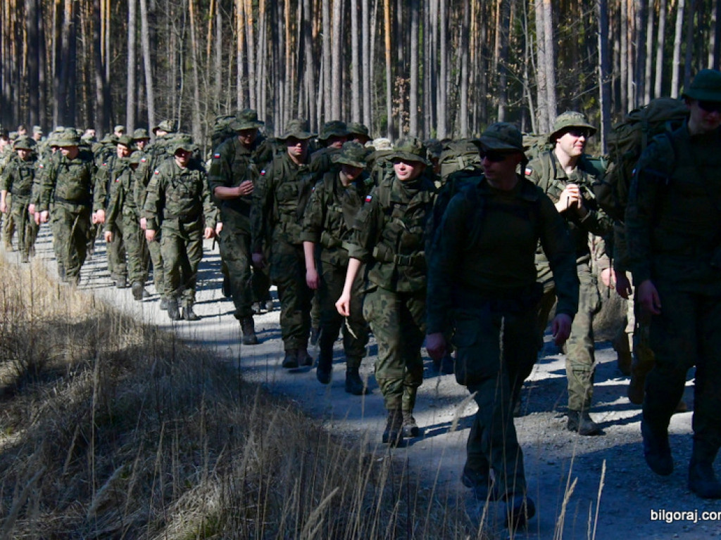 Kilkuset żołnierzy wojsk polskich i amerykańskich przemierza szlak Puszczy Solskiej (FOTO, VIDEO)