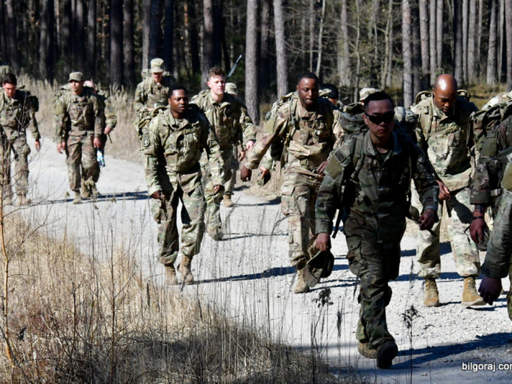 Kilkuset żołnierzy wojsk polskich i amerykańskich przemierza szlak Puszczy Solskiej (FOTO, VIDEO)