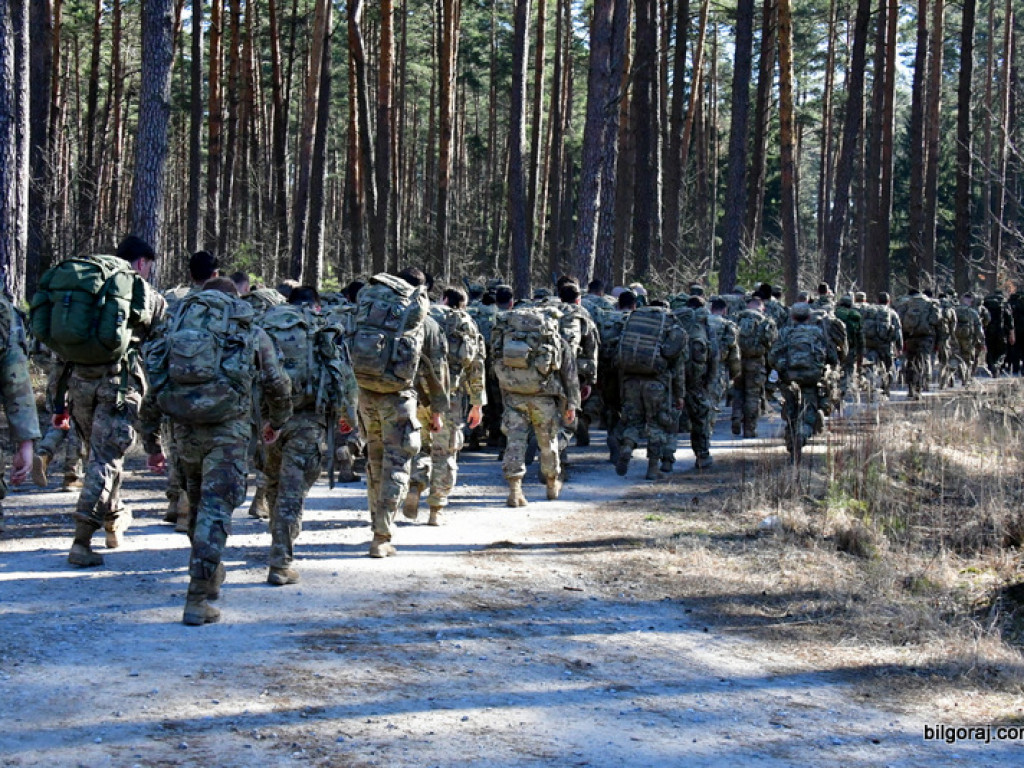 Kilkuset żołnierzy wojsk polskich i amerykańskich przemierza szlak Puszczy Solskiej (FOTO, VIDEO)