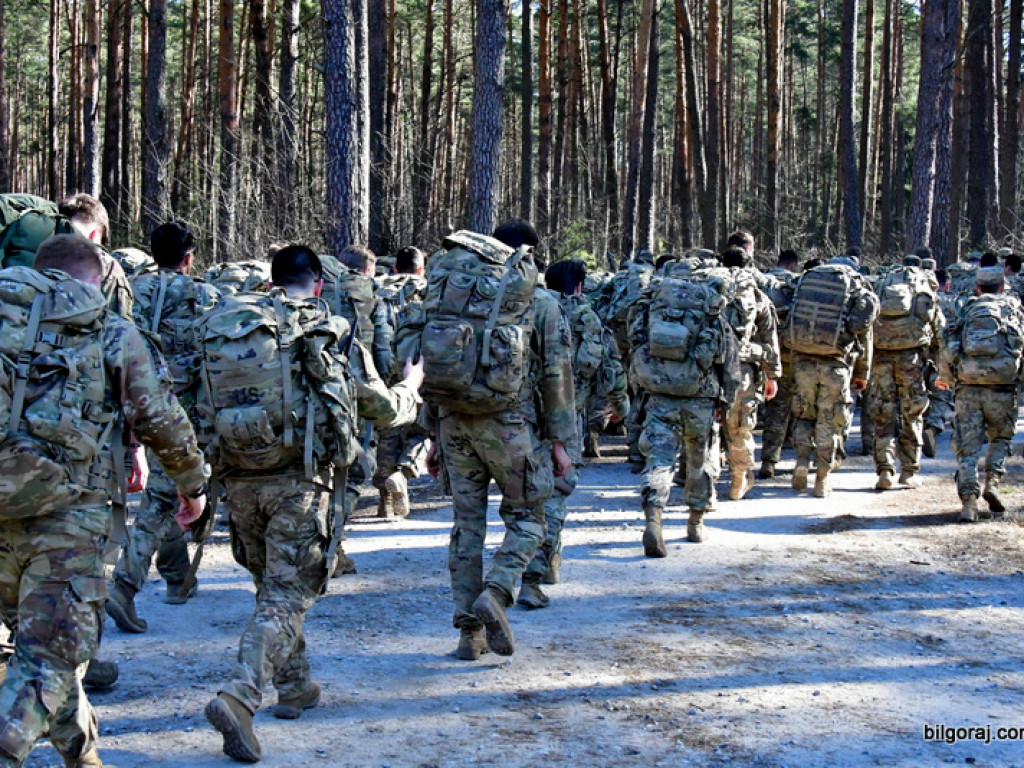 Kilkuset żołnierzy wojsk polskich i amerykańskich przemierza szlak Puszczy Solskiej (FOTO, VIDEO)