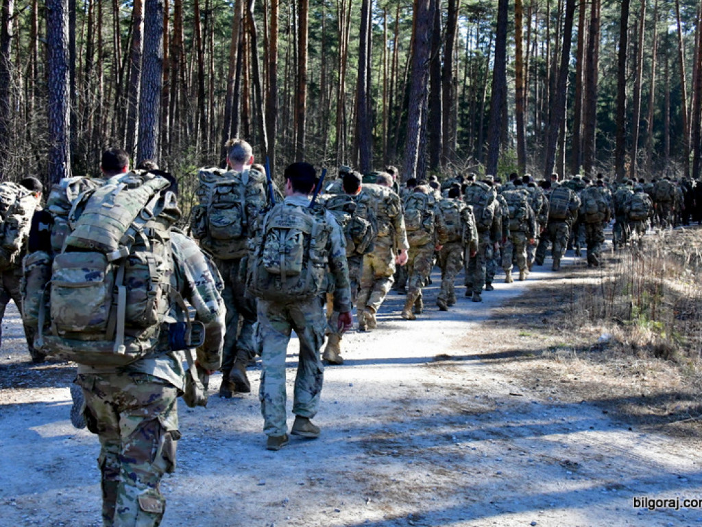 Kilkuset żołnierzy wojsk polskich i amerykańskich przemierza szlak Puszczy Solskiej (FOTO, VIDEO)
