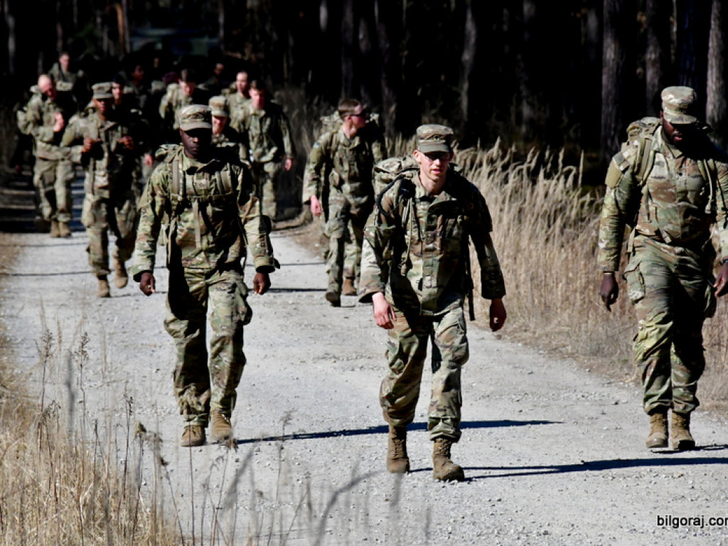 Kilkuset żołnierzy wojsk polskich i amerykańskich przemierza szlak Puszczy Solskiej (FOTO, VIDEO)