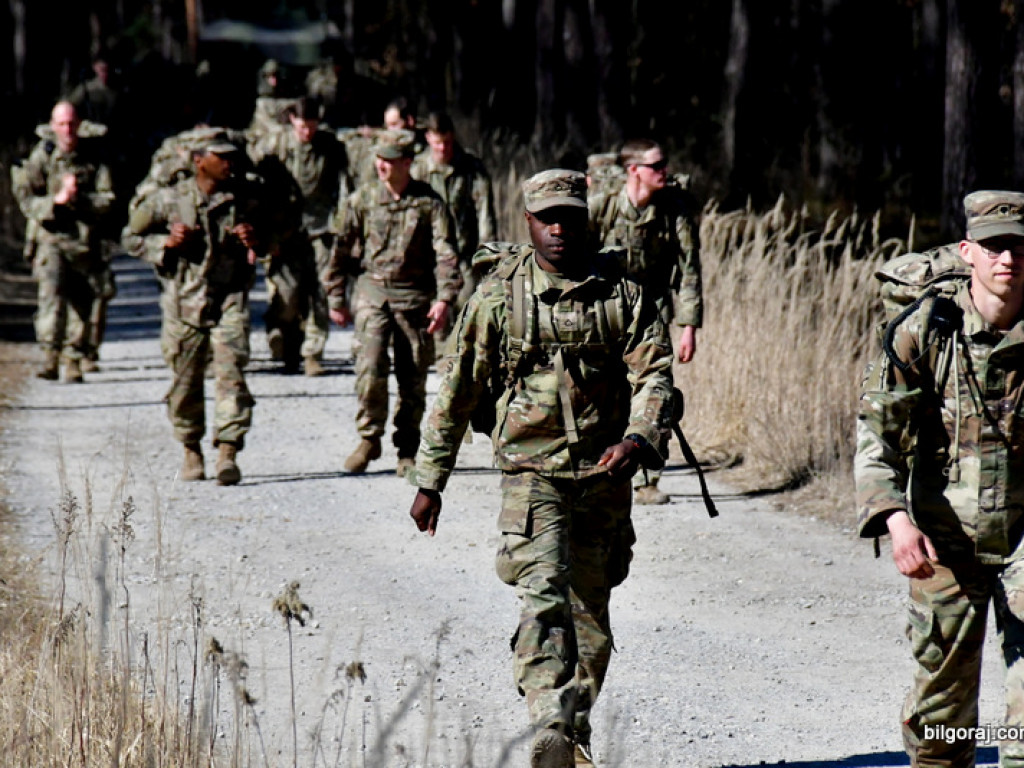 Kilkuset żołnierzy wojsk polskich i amerykańskich przemierza szlak Puszczy Solskiej (FOTO, VIDEO)