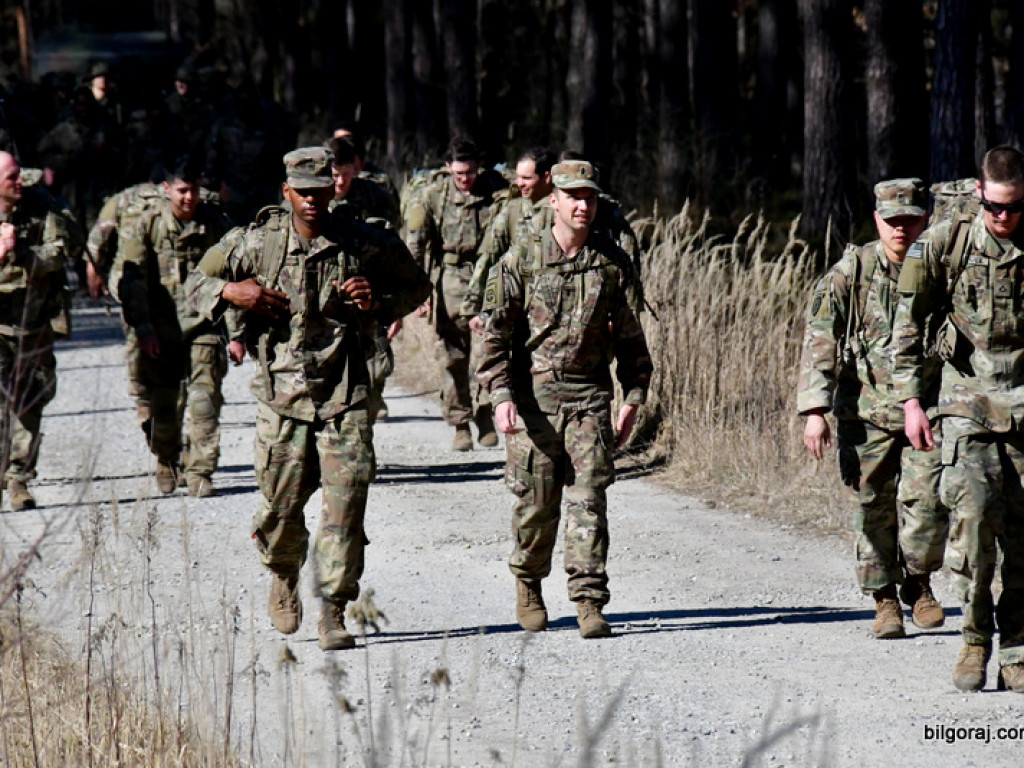 Kilkuset żołnierzy wojsk polskich i amerykańskich przemierza szlak Puszczy Solskiej (FOTO, VIDEO)