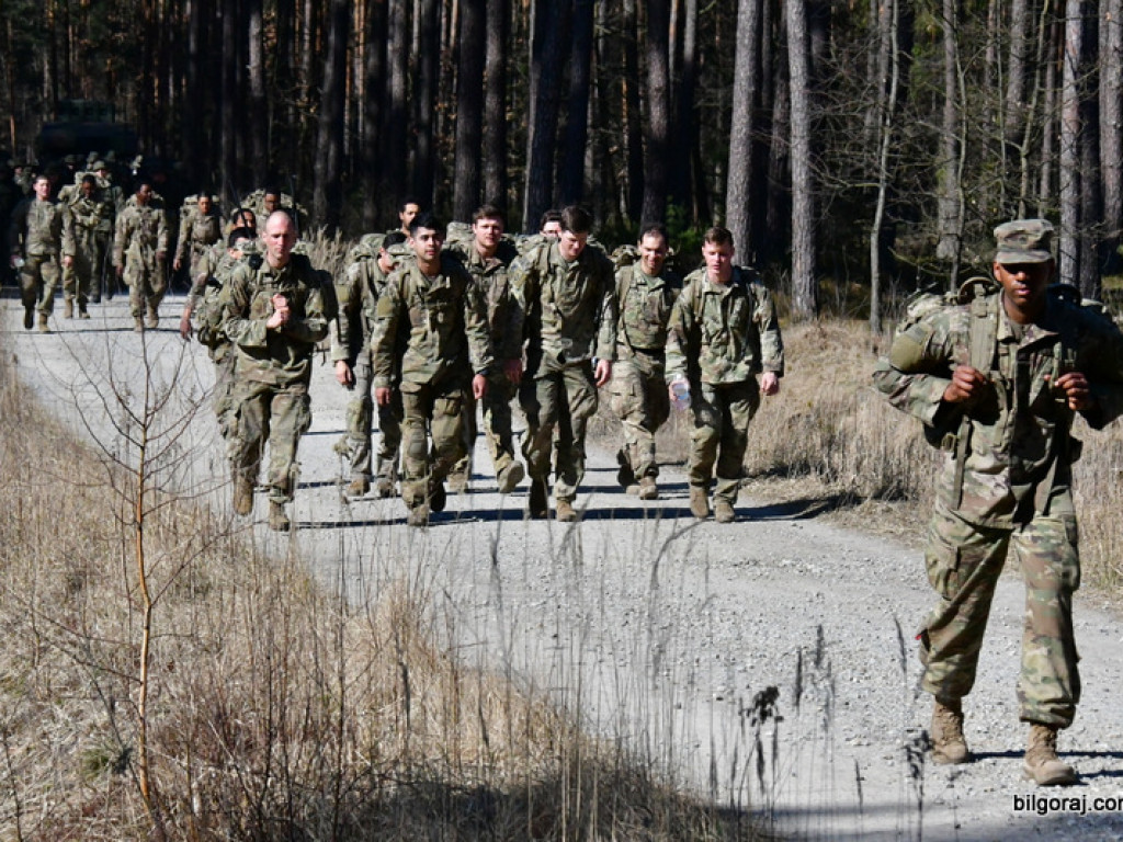 Kilkuset żołnierzy wojsk polskich i amerykańskich przemierza szlak Puszczy Solskiej (FOTO, VIDEO)