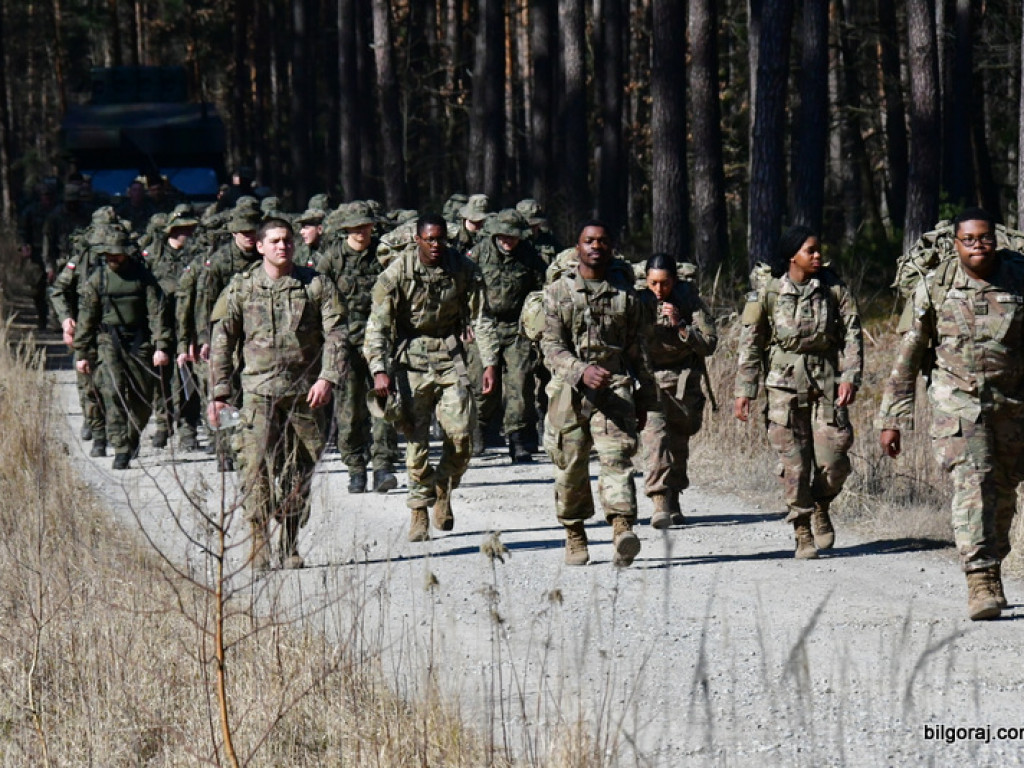 Kilkuset żołnierzy wojsk polskich i amerykańskich przemierza szlak Puszczy Solskiej (FOTO, VIDEO)