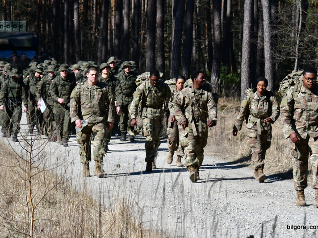 Kilkuset żołnierzy wojsk polskich i amerykańskich przemierza szlak Puszczy Solskiej (FOTO, VIDEO)