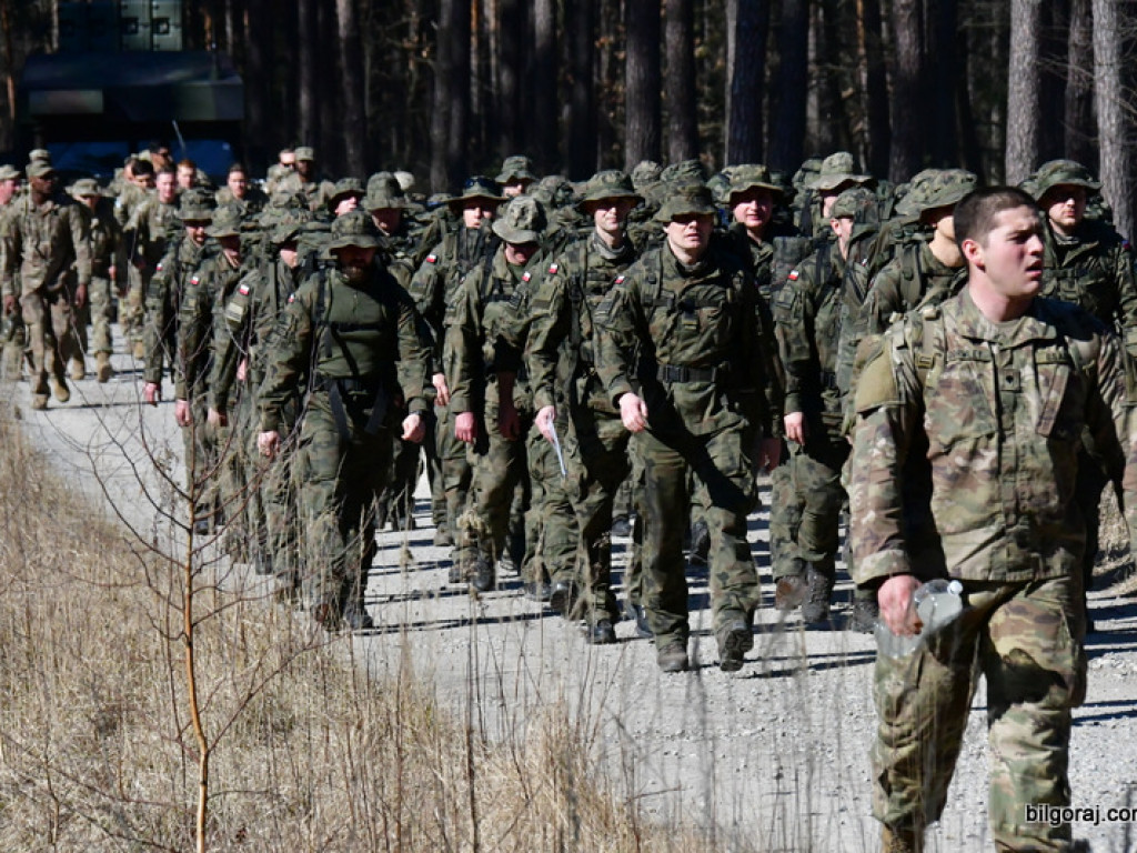 Kilkuset żołnierzy wojsk polskich i amerykańskich przemierza szlak Puszczy Solskiej (FOTO, VIDEO)