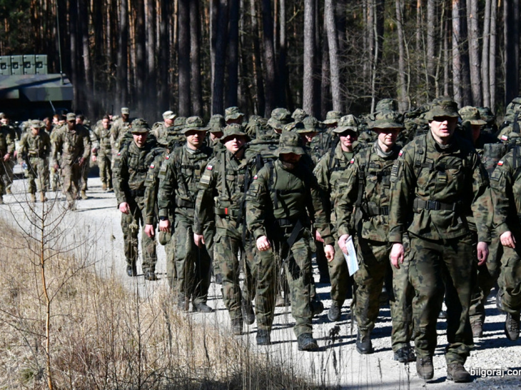 Kilkuset żołnierzy wojsk polskich i amerykańskich przemierza szlak Puszczy Solskiej (FOTO, VIDEO)