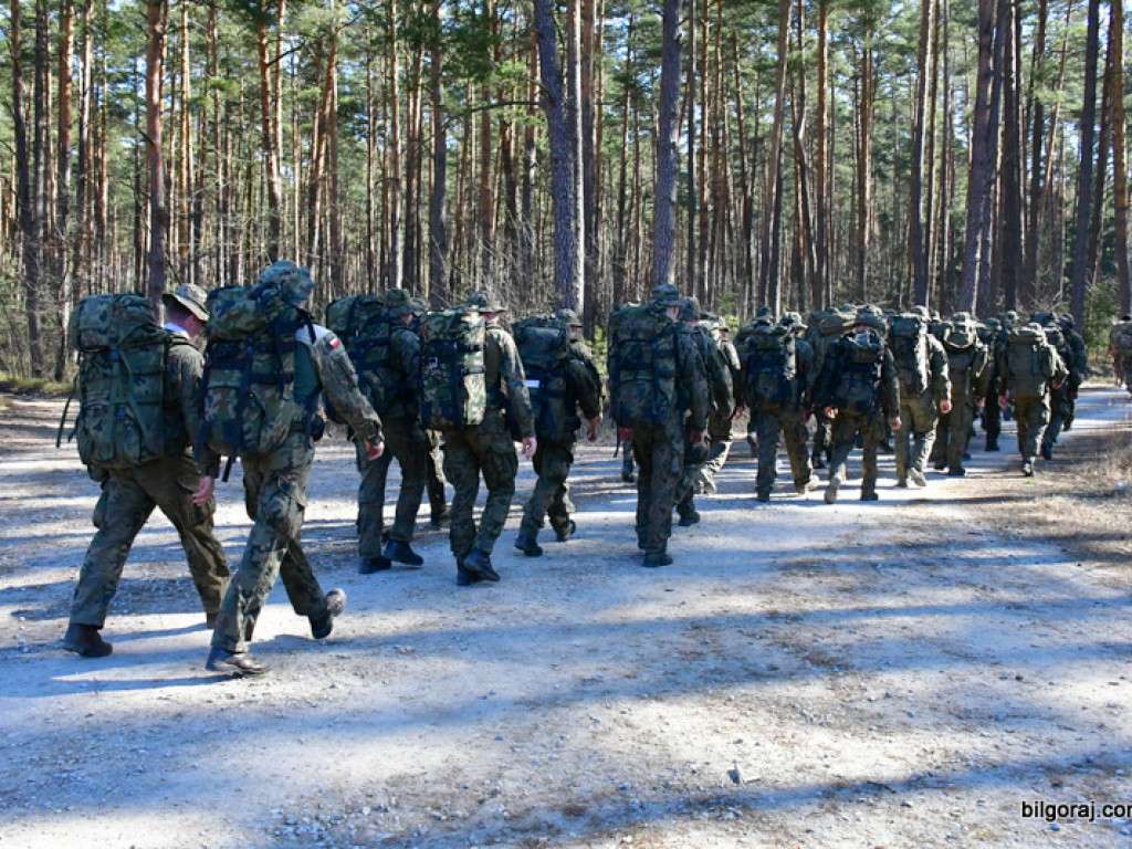 Kilkuset żołnierzy wojsk polskich i amerykańskich przemierza szlak Puszczy Solskiej (FOTO, VIDEO)