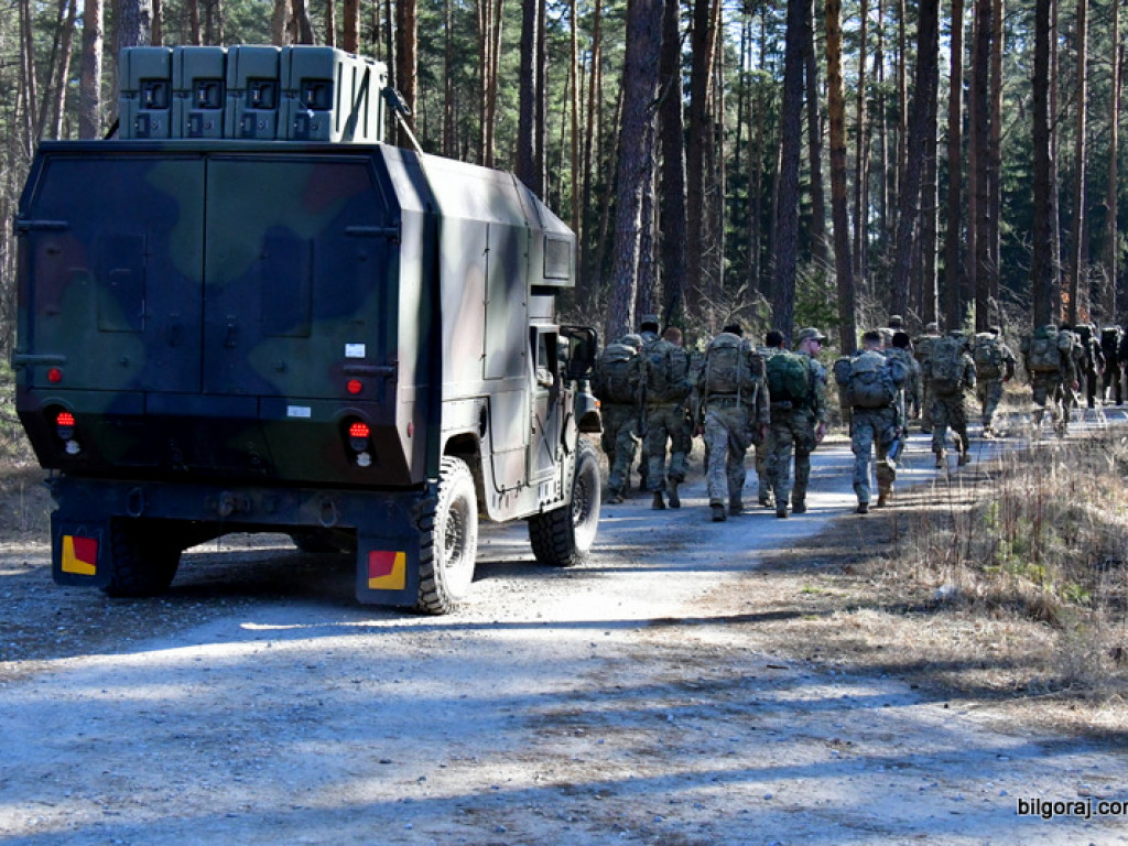 Kilkuset żołnierzy wojsk polskich i amerykańskich przemierza szlak Puszczy Solskiej (FOTO, VIDEO)