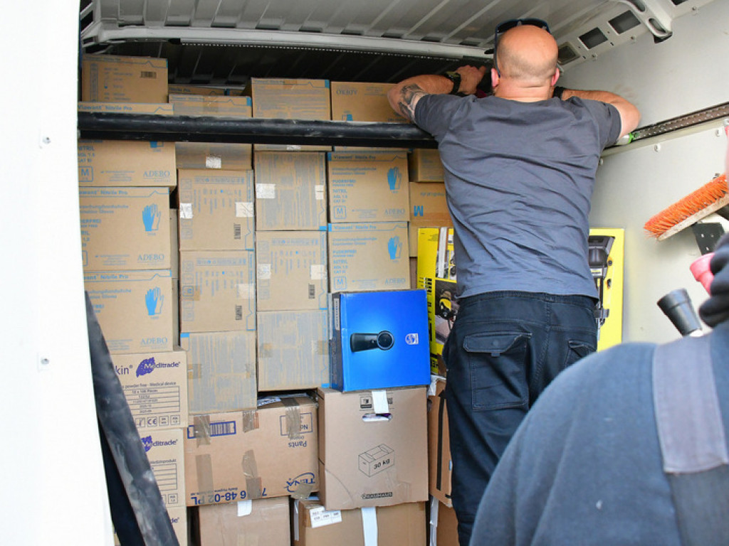 Dary od Polonii z Niemiec przez powiat biłgorajski trafią na Ukrainę (FOTO)