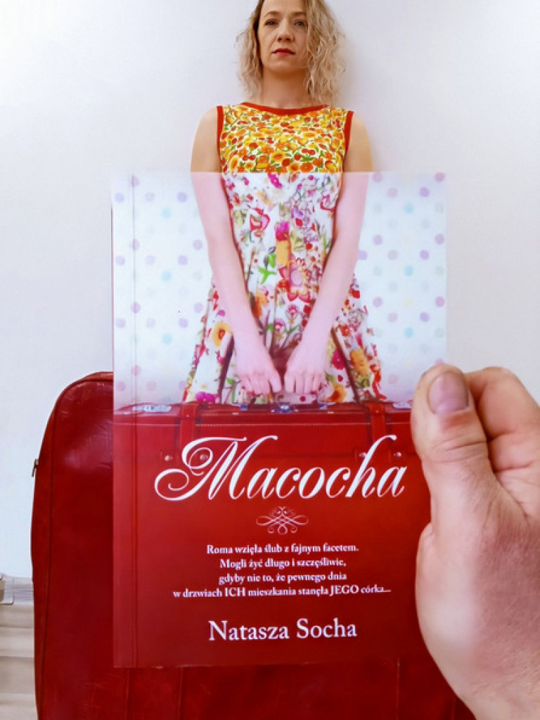 Sleeveface - Portret z książką. Wyniki konkursu zorganizowanego przez ZSZiO (FOTO)