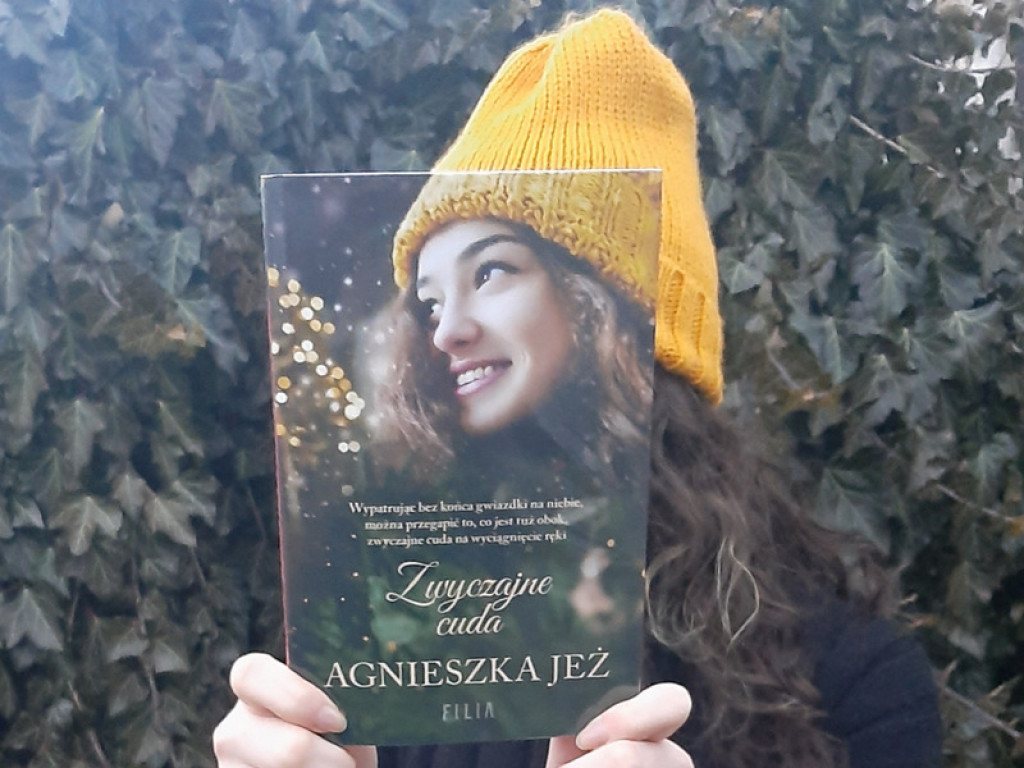 Sleeveface - Portret z książką. Wyniki konkursu zorganizowanego przez ZSZiO (FOTO)