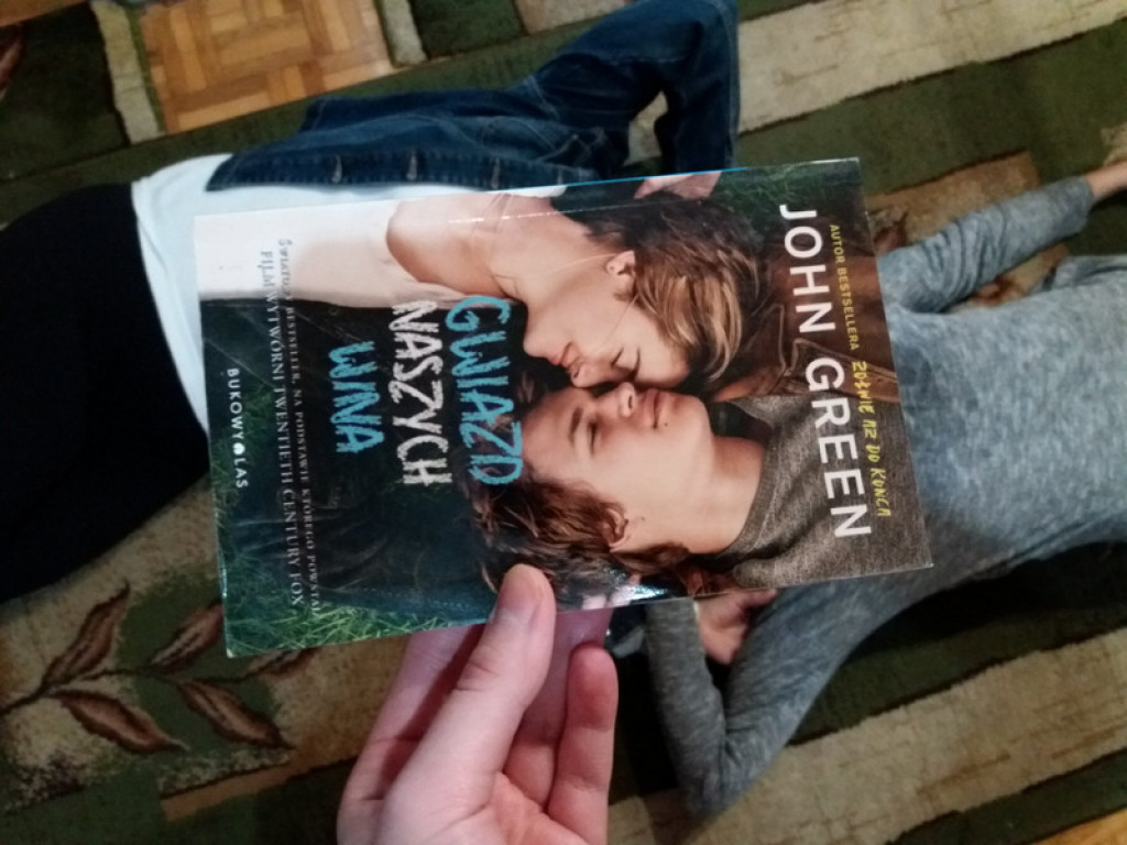 Sleeveface - Portret z książką. Wyniki konkursu zorganizowanego przez ZSZiO (FOTO)