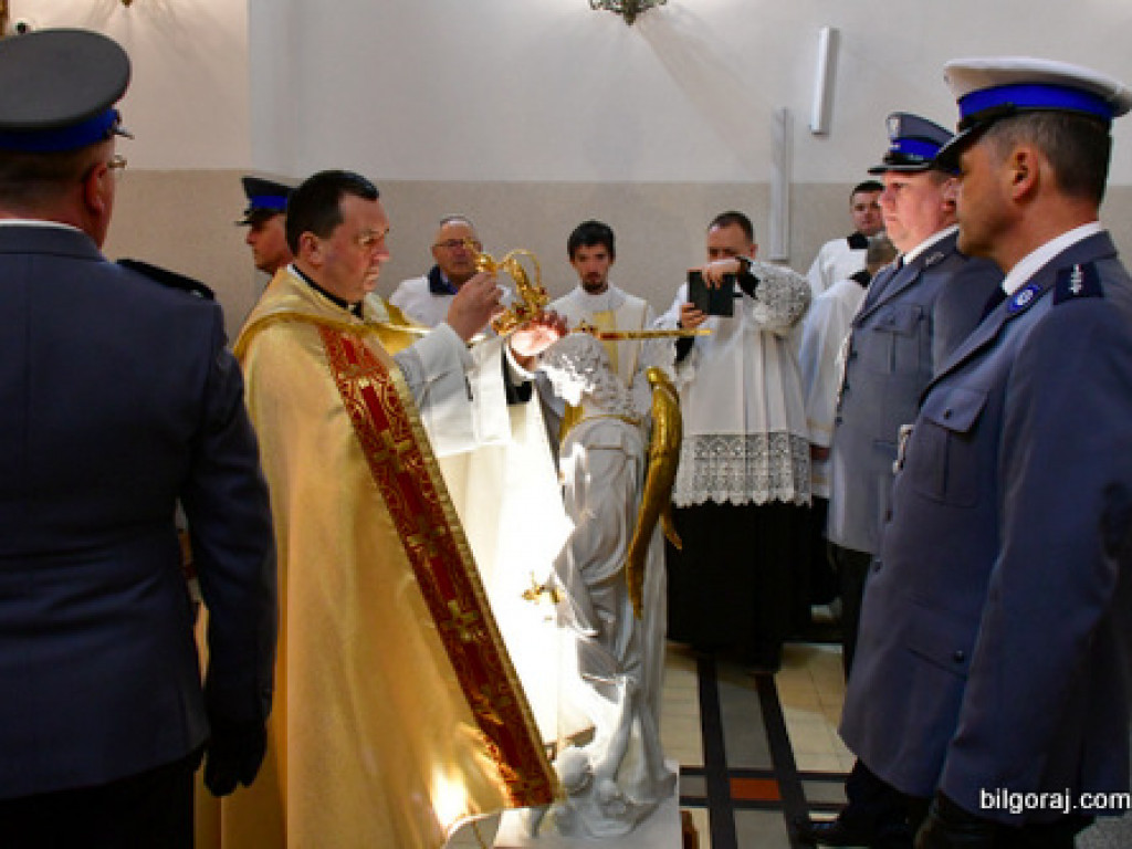 Św. Michał Archanioł w swej figurze nawiedził Biłgoraj. Wierni modlą się m. in. o pokój na Ukrainie (FOTO)