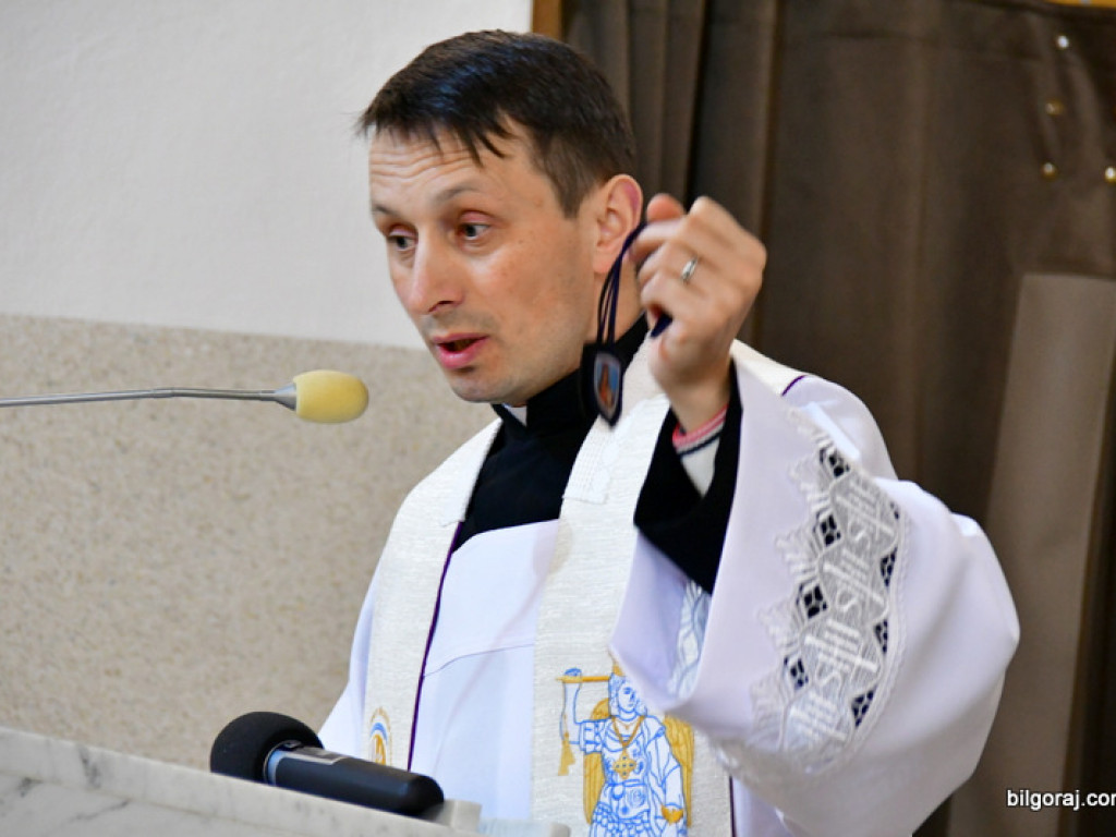 Św. Michał Archanioł w swej figurze nawiedził Biłgoraj. Wierni modlą się m. in. o pokój na Ukrainie (FOTO)