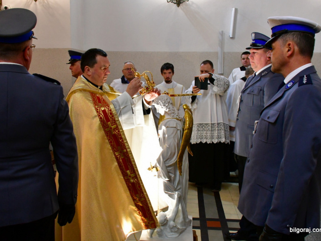 Św. Michał Archanioł w swej figurze nawiedził Biłgoraj. Wierni modlą się m. in. o pokój na Ukrainie (FOTO)