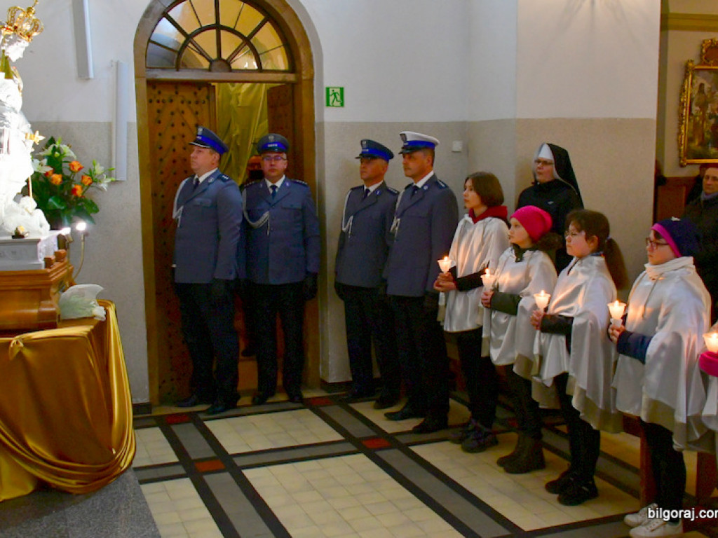 Św. Michał Archanioł w swej figurze nawiedził Biłgoraj. Wierni modlą się m. in. o pokój na Ukrainie (FOTO)