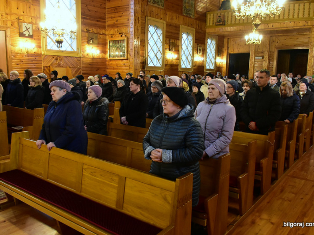 Harcerska Droga Krzyżowa w Majdanie Starym (FOTO)