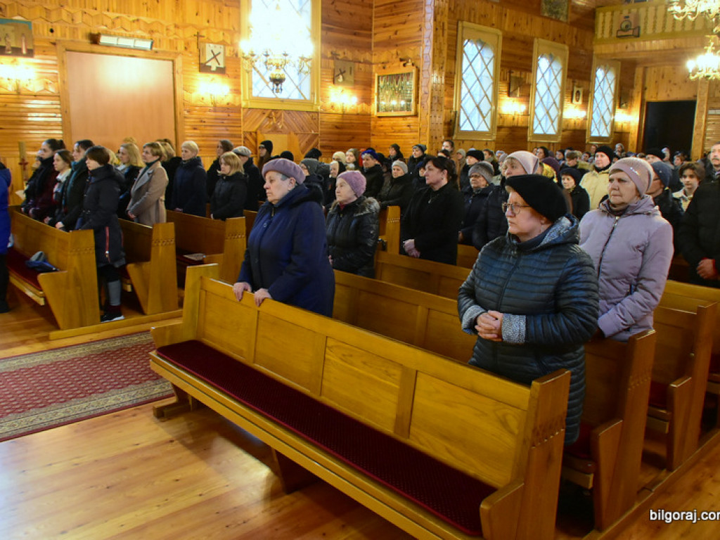 Harcerska Droga Krzyżowa w Majdanie Starym (FOTO)