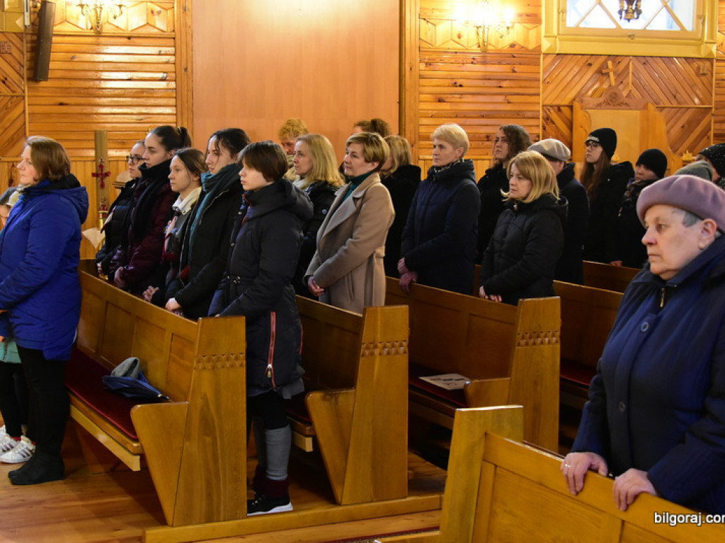 Harcerska Droga Krzyżowa w Majdanie Starym (FOTO)