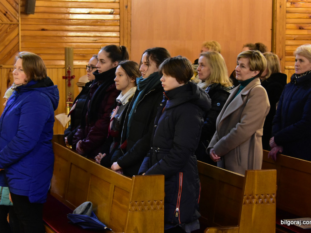 Harcerska Droga Krzyżowa w Majdanie Starym (FOTO)