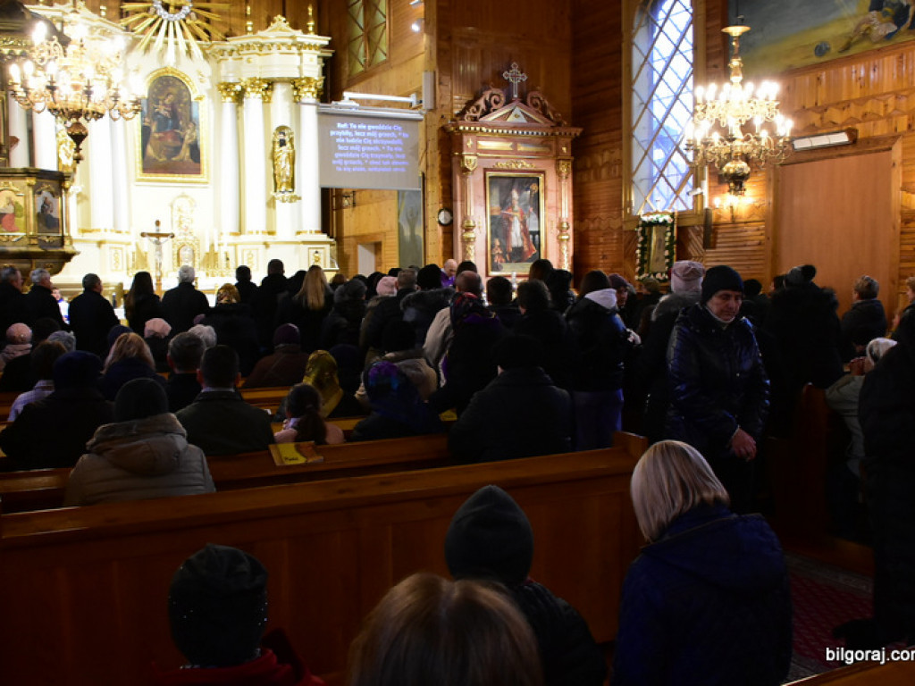 Harcerska Droga Krzyżowa w Majdanie Starym (FOTO)