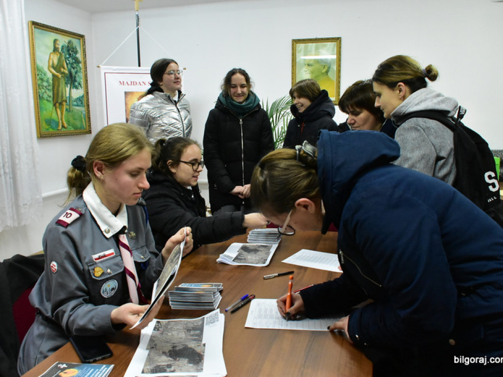 Harcerska Droga Krzyżowa w Majdanie Starym (FOTO)