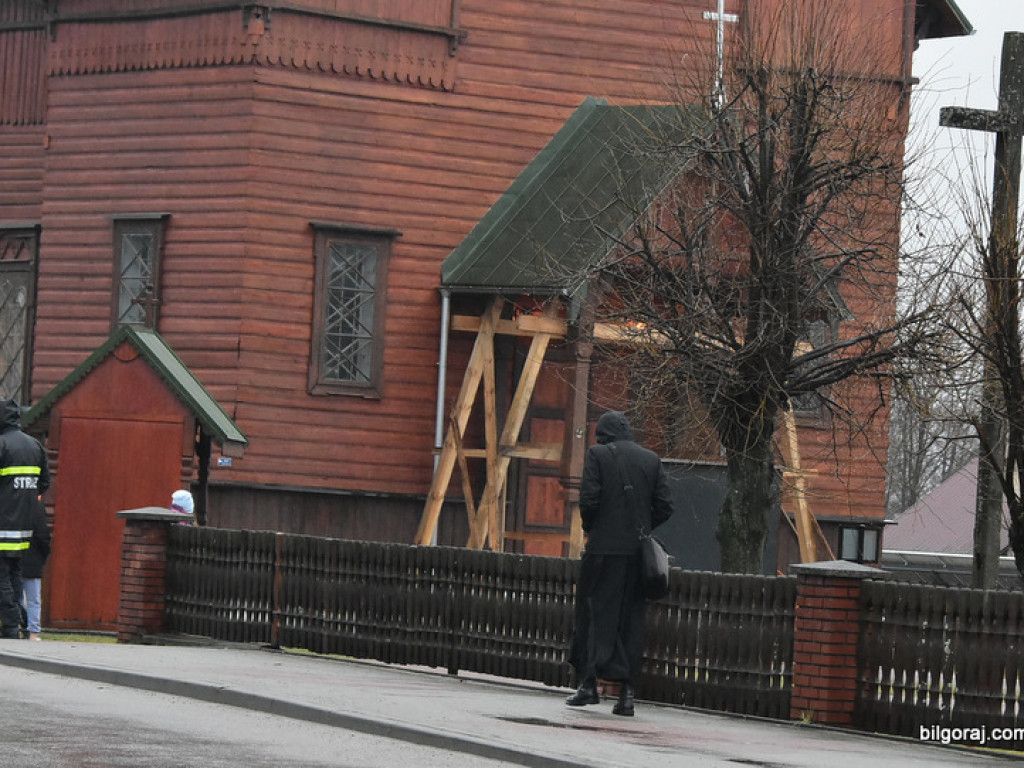 Harcerska Droga Krzyżowa w Majdanie Starym (FOTO)