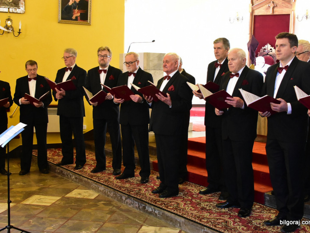 Pieśni Pasyjne i Pokutne w wykonaniu chórów zabrzmiały w Korytkowie Dużym (FOTO)
